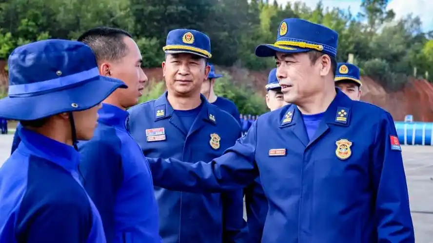 云南省森林消防总队齐兴彬总队长带工作组深入新训大队现场办公_澎湃