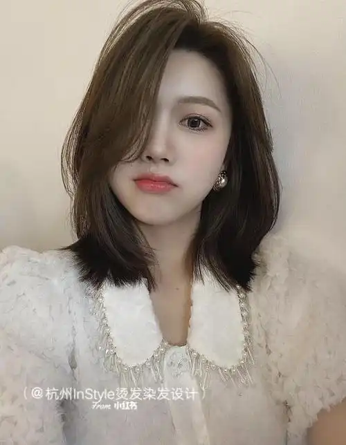 韩系锁骨发蓬松烫 减龄又耐看的锁骨发 - 扎发发型 - 发型社