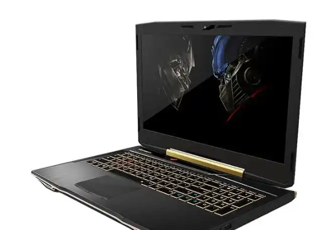 准备事项:首先打开黑鲨装机大师官网,下载并安装黑鲨软件.