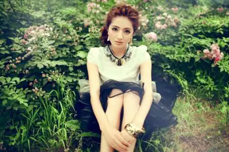 麦迪娜·买买提原是新疆艺术剧院歌舞团的"台柱子",后被欧阳常林发掘