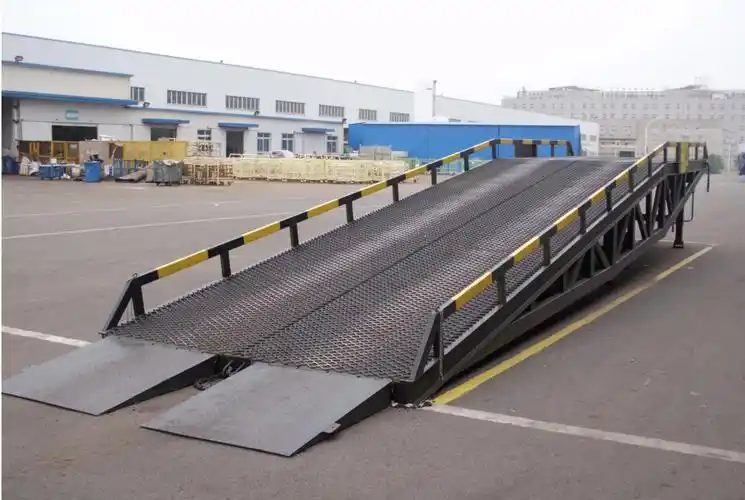 移动式液压登车桥厂家现货出售,价格优惠