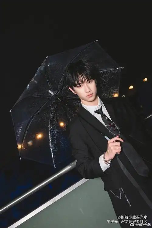 神采飞扬少年气,龙宫太子敖子逸.