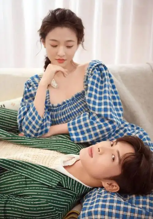 张彬彬吴倩一组双人写真大片曝光,-爱读书