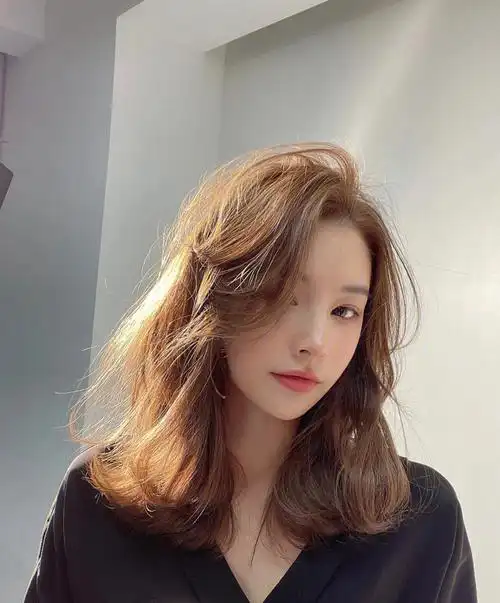 暖橘棕色,显白发色,显脸小发型韩风夏日甜心发色飞暖棕色暖色系的棕色