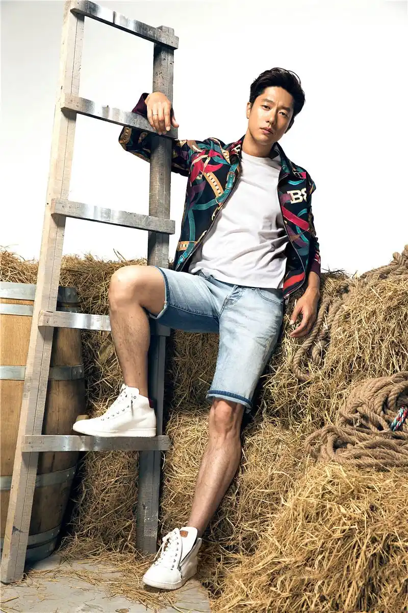 凌潇肃化身演技型男 演绎多变时尚风格