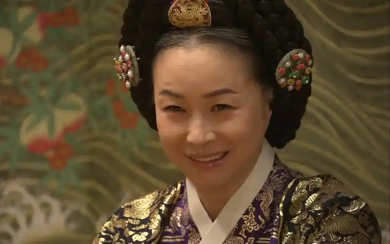 2011年周末剧《仁粹大妃》金美淑的"大笑"演技cut 来源于自有全集汁源