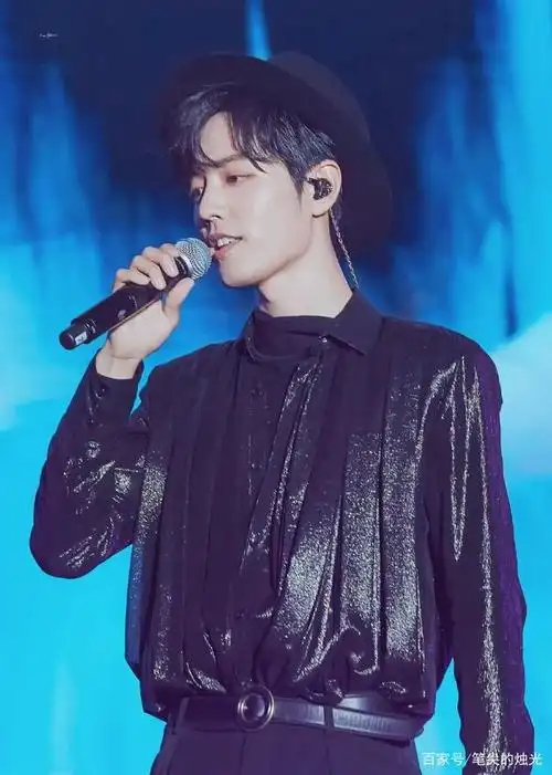 在昨晚举行的2021年度全球nubia努比亚颁奖典礼中,肖战荣获全球最佳男