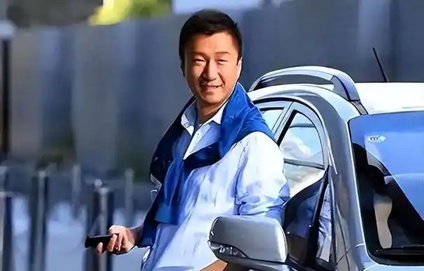 演员孙红雷凭霹雳舞出道25岁成中戏旁听生逆袭路太坎坷