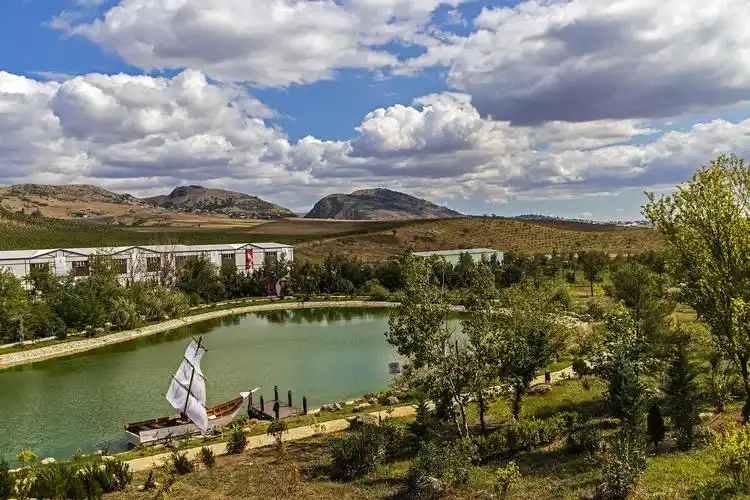 阿塞拜疆--舍基葡萄酒庄园,城堡,古驿站