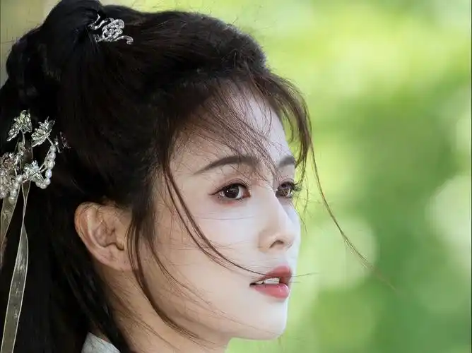 永远被白鹿古装惊艳到,欣赏鹿的盛世美颜!