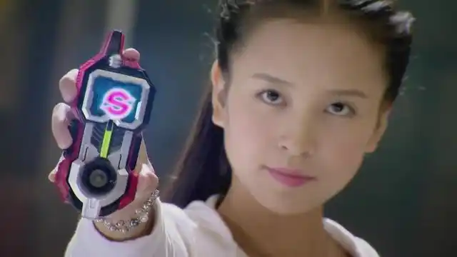 巨神战击队白护卫秒变身营救会长关怀备至