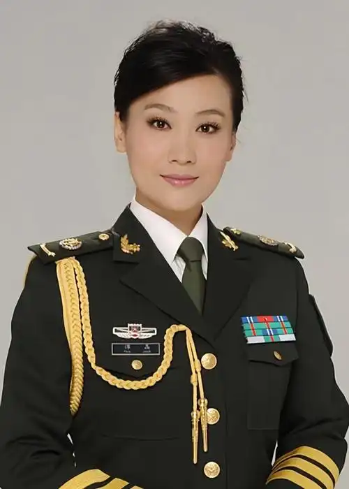身材丰满长相甜美的八位军旅女歌手你喜欢谁