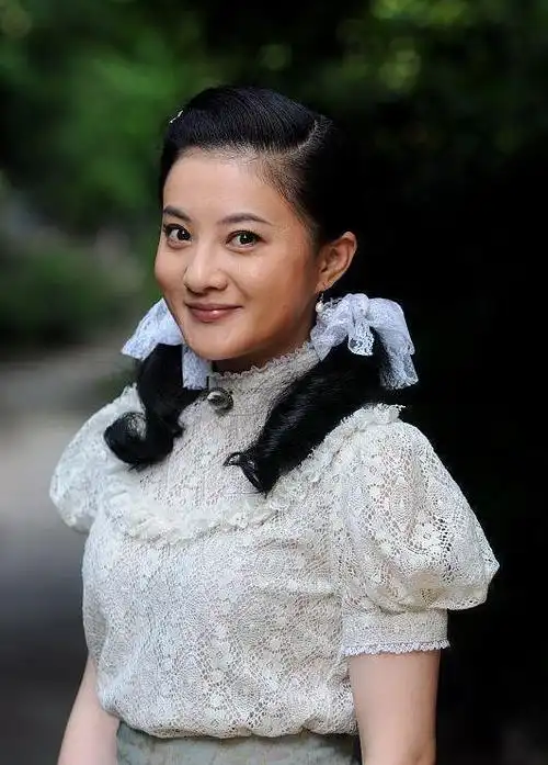 37岁金铭老公的背景曝光网友怪不得不愿意透露