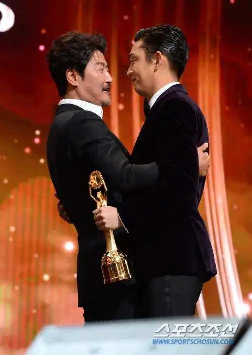 第36届青龙奖最佳男主角《思悼》刘亚仁