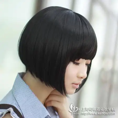 蘑菇头女生蘑菇头发型