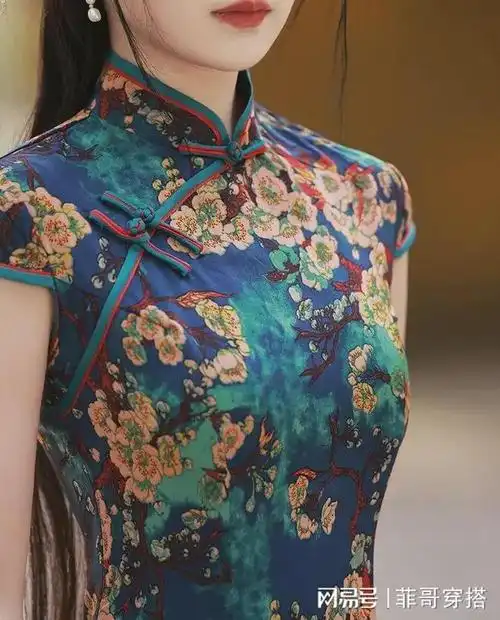 新中式旗袍:优雅与性感的完美融合|立领|妆容|发型|优雅气质_网易订阅