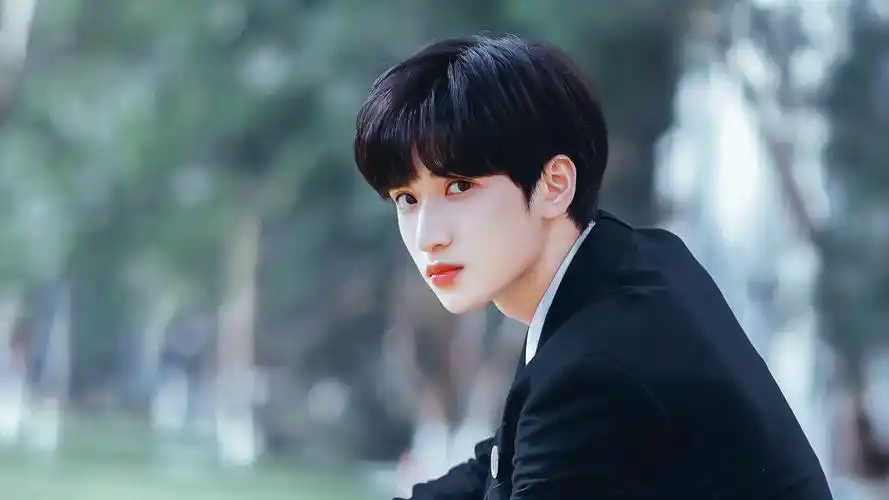 一个新的置顶公告: 宗旨:不放过任何一个关于严浩翔的优质产出,最新鲜