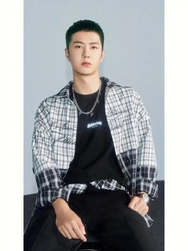 寸头男孩王一博,手机壁纸