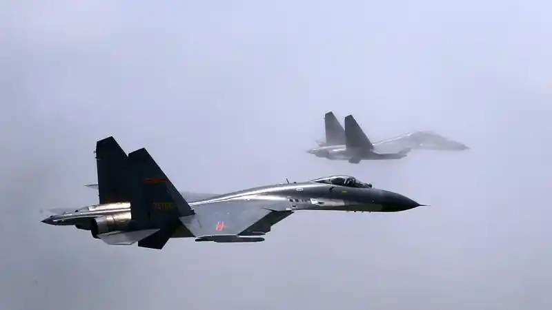 纪念中国人民解放军空军成立65周年摄影展作品导航台是俺的家组图