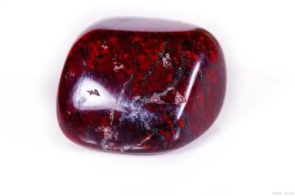 渗入血色的千年血玉