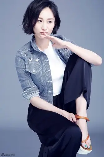 组图:别样小清新 练束梅最新写真洒脱自然_高清图集_新浪网