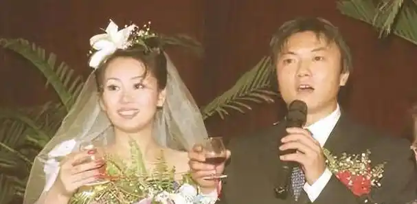 1999年,国足硬汉魏群为了朋友出头,被小混混砍了17刀