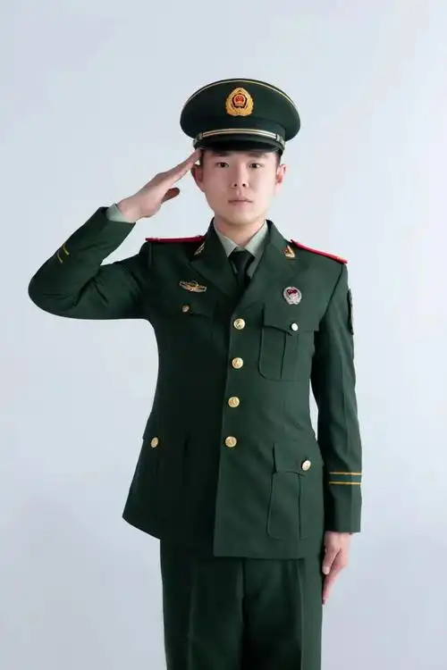 师磊2019年应征入伍成为内蒙古总队兴安支队阿尔山中队武警部队战士