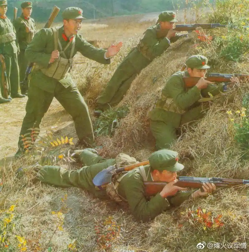 七十年代的解放军,精气神十足!