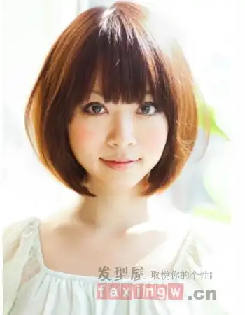 齐刘海内扣波波头 个性修颜魅力up-流行发型