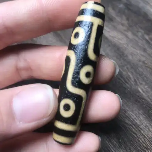 藏传极品高油包浆九眼天珠