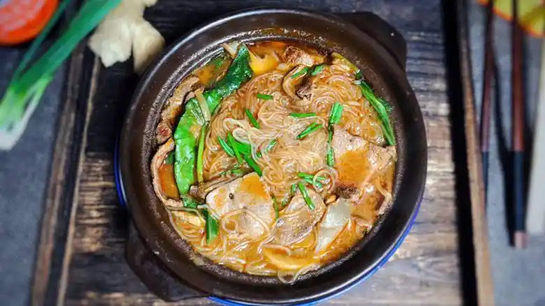 猪肝粉丝砂锅煲