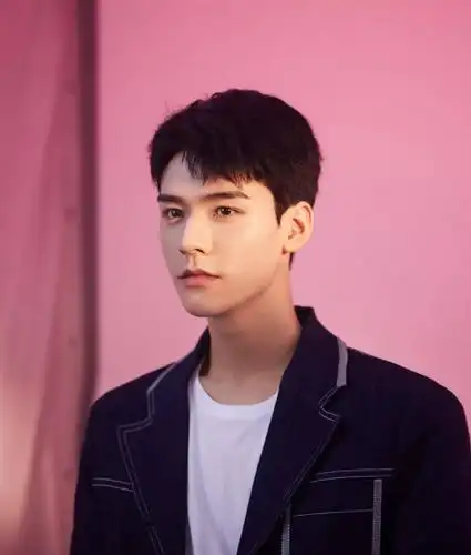 青年演员龚俊写真合集:英俊帅气,阳光男神