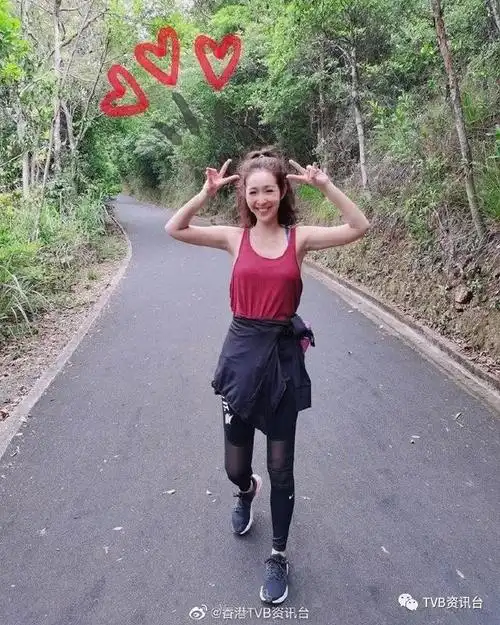 文章来源:tvb资讯台 w博:@香港tvb资讯台tvb小花"阿七"吴嘉仪网晒郊游