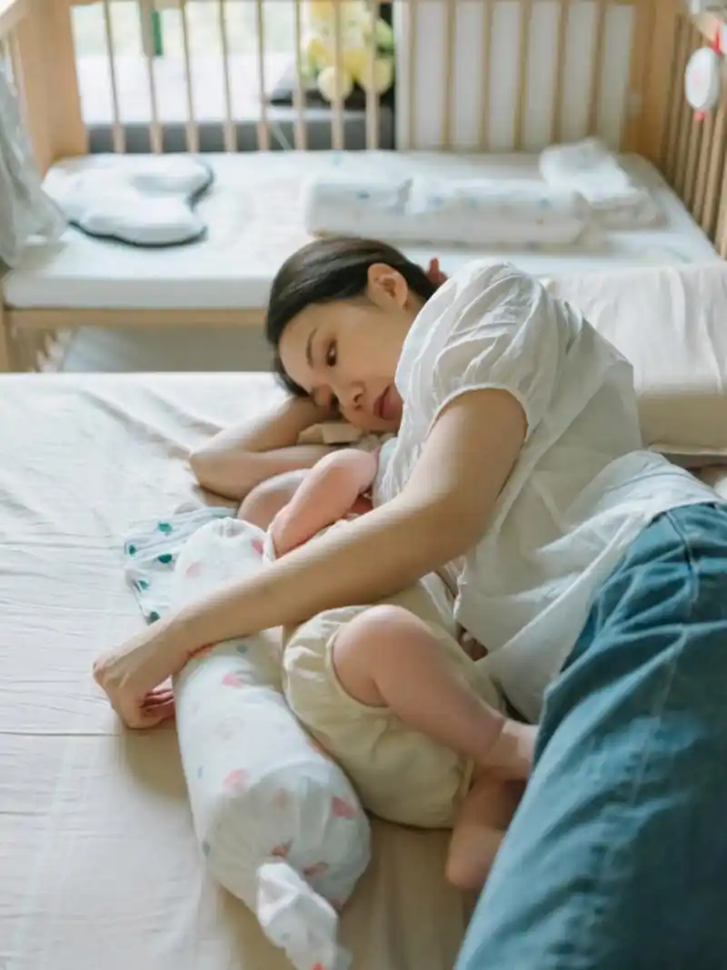 哺乳照 | 纪念那段最亲密的时光 看着埋头在怀里小小的你 咕咚咕咚地