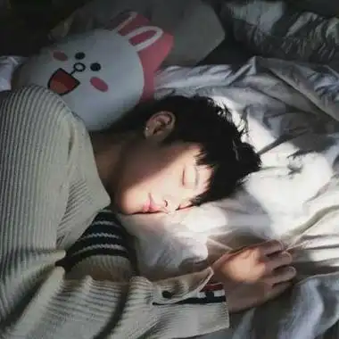 好看的男生qq头像(精选16张超好看的qq男生头像)