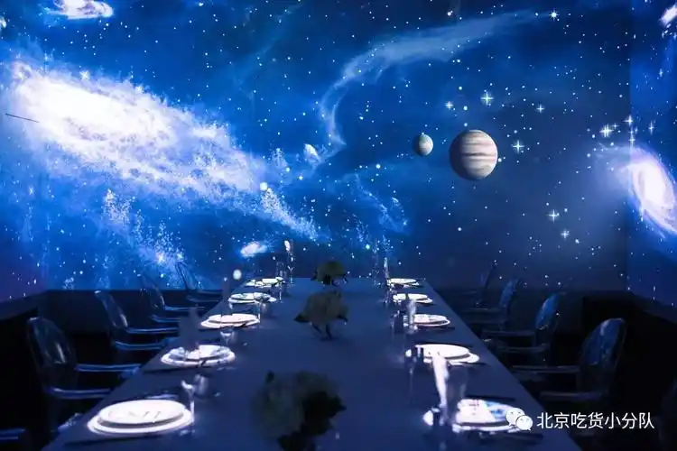 身临其境的视觉效果这家餐厅的二楼有且只有一个很特别的包间,光这一