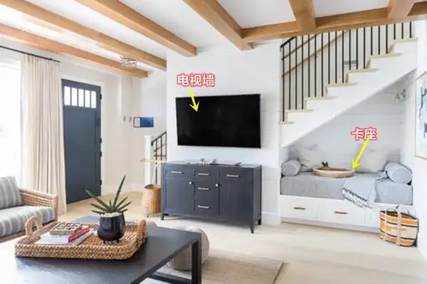 电视墙在楼梯下好不好(楼梯底下电视墙效果图)