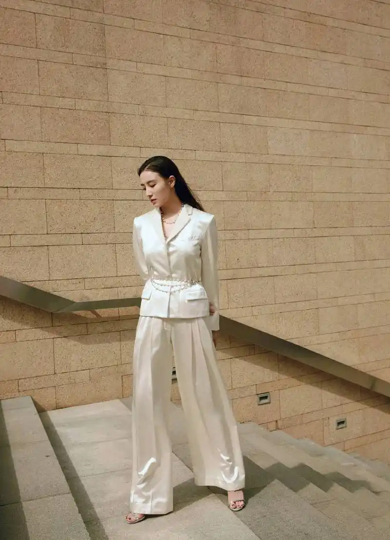 宋佳优雅干练写真图片36