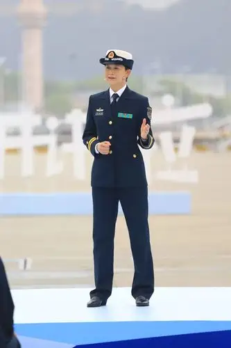 星辰大海之间飘过我的颜色 | 纪念中国海军成立70周年