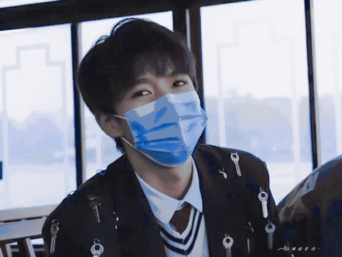 贺峻霖 画报颜值