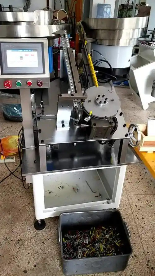 深圳自动插钉机 全自动插钉设备-南田自动化