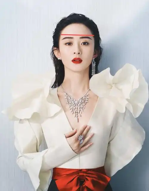 长相端庄大气的女人特点脸上一般有这4个特点