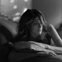 性感潮流黑白欧美女生头像眼神感觉冷冷的无情的样子