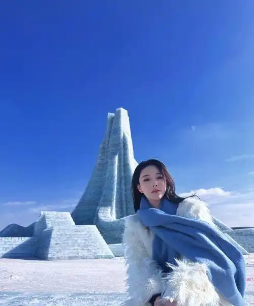 蓝天与美女好配张馨予最新美照来袭