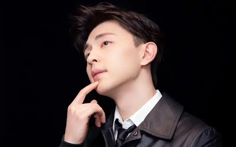 帅气,时尚,帅哥,邓伦,蔡徐坤,2k,明星,**明星三七分最帅男生 壁纸图片