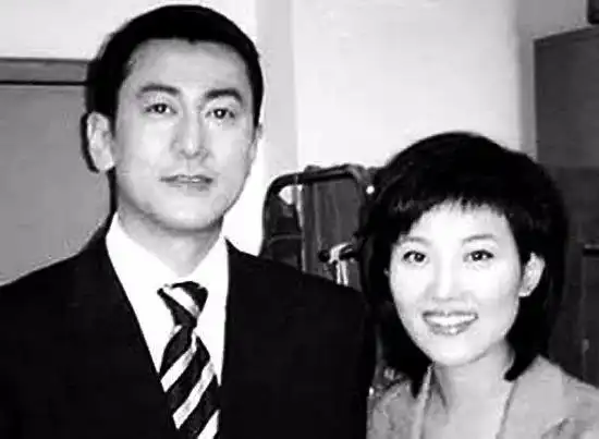 厉害的鲁健娶小5岁的郑天亮结婚16年恩爱如初