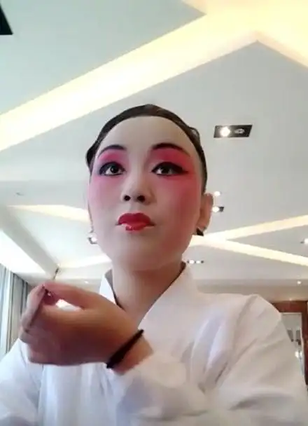 晋剧高春梅 戏曲旦角化妆