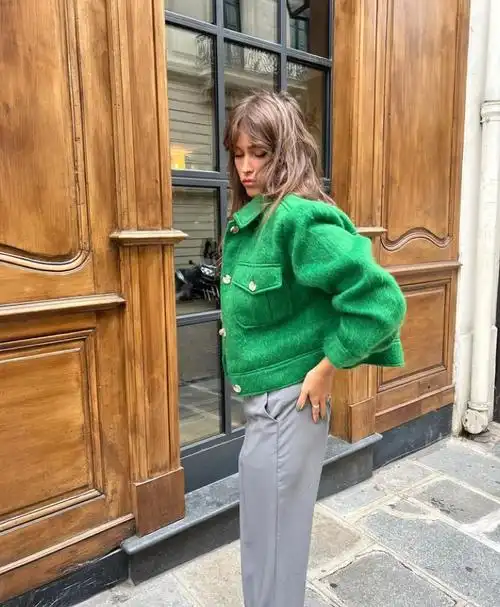 冬季绿色大衣穿搭攻略,时髦靓丽-服装潮流搭配-cfw服装设计网手机版