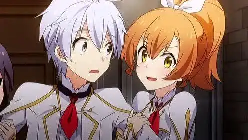 换上女装的男主也是一样的好看