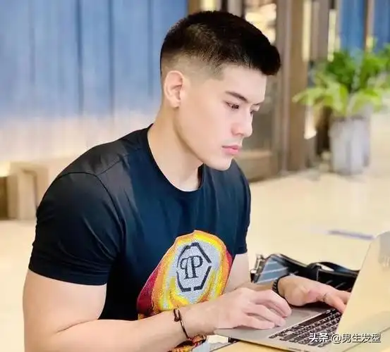 男生两边铲短发发型就这3款好看